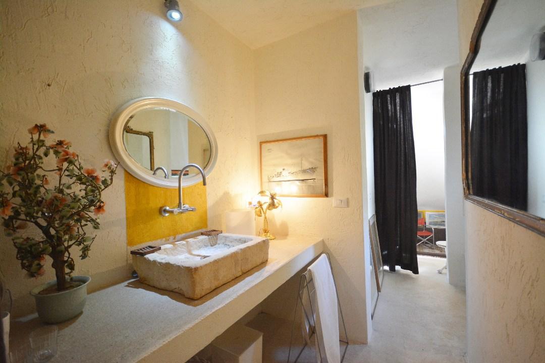 Camera marimoniale B-C bagno comune